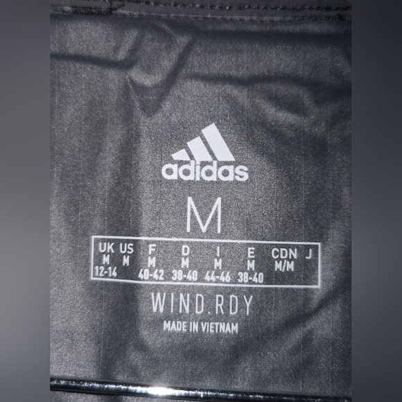 Brand new Woman's adidas five ten wind jacket - medium - Picture 3 of 6